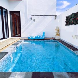 Joy Pool House, hotel in Kuta