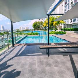 WhiteSpace Haven at Bandar Seri Alam with Netflix and 2 Bedroom, hotel v destinácii Masai