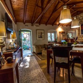 Enastron Guesthouse, hotel em Dimitsana