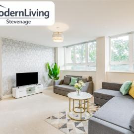 ModernLiving Stevenage 2 Bedroom Apartment Town Centre Sleeps 8