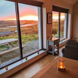 The Byre, Glasphein-Panoramic sea and glen views, hotel in Glendale