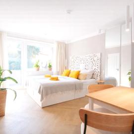 Cozy Apartment near Maschsee, balcony, gardenview