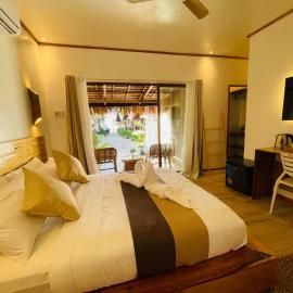 Bungalow Seaview at Zhaya's Beach & cottages, hotel en El Nido