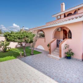 Villa Ornella - 3 bagni, giardino, mare a 1 minuto