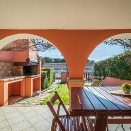 Villa Campulongu con Spiaggia a 150 mt e Giardino, hotel a Campu Longu
