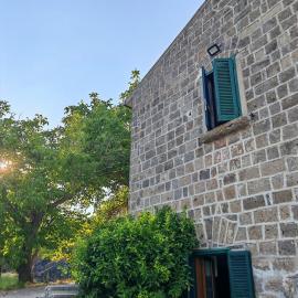 Gli Ulivi del Nonno - Casale immerso nel verde a pochi chilometri dalla Reggia -
