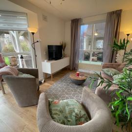 Gezellige vakantiewoning aan het water in Ewijk - recreational only no workers, hotel en Ewijk