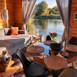 Paul Lake Escape Residence, hótel í Novosëlki