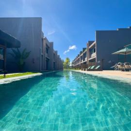 Apê completo e moderno na praia do Toque - condominio com academia , restaurante, piscina , estacionamento, quadra de beach tennis e volei Villa manah - Caroa 209