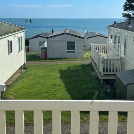 Sandhills Holiday Park Astounding Sea Views, hotel in Bembridge