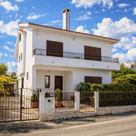 Terraço 26 - 8BR Villa Sleeps 22, Garden & Terrace, Near Lisbon & Beaches