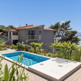 Family friendly house with a swimming pool Omis - 25197