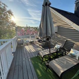 Serene Retreat near JFK Private Balcony, Yard, and Pool Access, hotel in Valley Stream