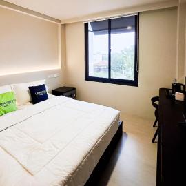 Viesnīca Urbanview KAS Hotel Syariah near Simpang 5 Purwodadi pilsētā Purwodadi