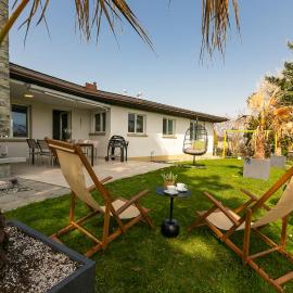 Spirit Apartments - 6BR Villa Luzern - Sauna - Parking - Mountain View - AC, hotel Emmenben