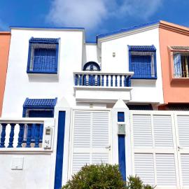 Maison à 2 min de la plage, hotel in Souira Kedima