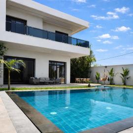 Villa de luxe piscine chauffée & Jacuzzi & Petit déjeuner