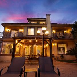 Casa de Palmas spacious oasis with heated pool
