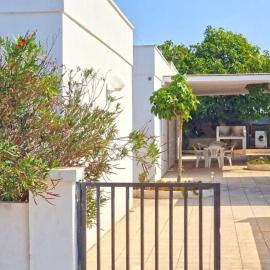Residence Ville Celeste con posto auto, hotel a Torre Suda