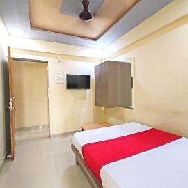 Hotel Krantiveer, khách sạn ở Kālundri