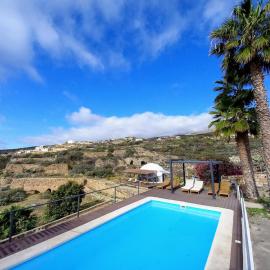 Dome with Pool, hotel di El Escobonal