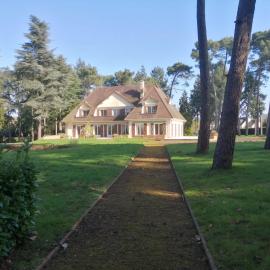 Le toit d'éco pins, hotel em Le Luart