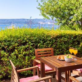 Villa Jolara With Heated Pool - Deluxe Suite 2, hotel in Mimice