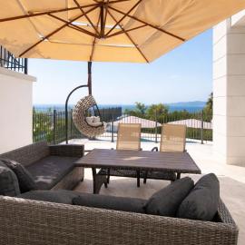 Sea View Residence with Pool & Private Terrace, hotel en Krstac