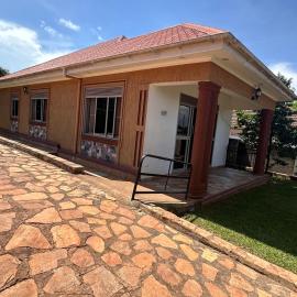 Blasto & Esita Cottages, hotel in Bunamwaya