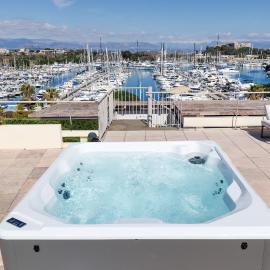 ROOFTOP -Vue port, 4 pers, climatisé, terrasse, jaccuzi, parking