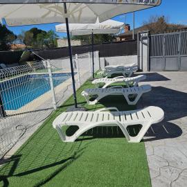 Donde JAVI Chalet con piscina 50 minutos madrid en escalona, hotell i Toledo