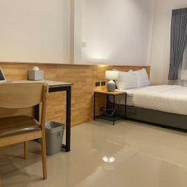 B House Phuket, hotel v destinaci Chalong