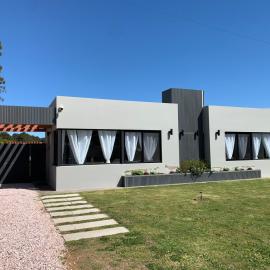Casa 6 personas con piscina en Piriápolis Playa los Angeles