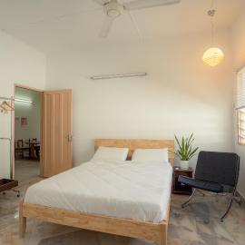 Tido Home, private queen room w bathroom, shared public area