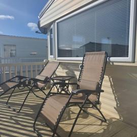 PG69 Golden Palm 8 Berth Caravan with Decking, hotel in Chapel Saint Leonards