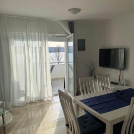 Apartment Perla, hotel u gradu Dinjiška