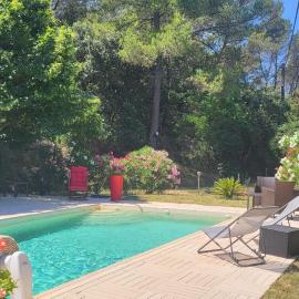 Farniente en Provence - maison avec piscine au calme, hotel v destinácii Carnoules