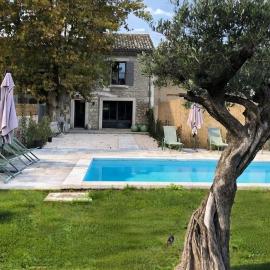Mas provençal Rénové par un architecte Piscine chauffée St Rémy de Provence