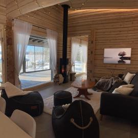 Villa Honkavaara - New timelesness&stunning views, Hotel in Jyväskylä