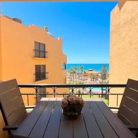 Cozy Condo on Sandy Beach Resort Princesa C-408, hotel i Puerto Peñasco