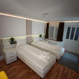 Sleep&Go Airport Transit Rooms Cluj-Napoca، فندق في كلوي نابوكا