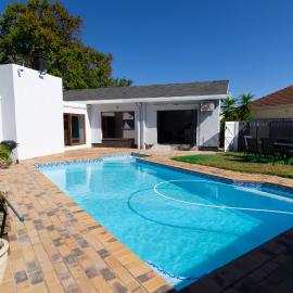 Phoenix Haven, Hotel in Stikland