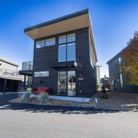 Glacier Getaway at The Quarry - Holiday Home, Hotel in Whitefish