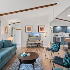 Pet-Friendly Lake Como Retreat 2BR