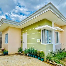 LoveCo Vacation house close to Dahilayan with private parking, Hotel in Manolo Fortich
