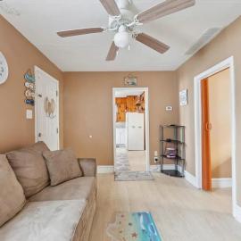 221 W 25Th Ave Back Cottage - 2 Beds, 1 Bath, hotel in North Wildwood