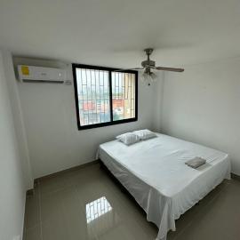 Cuartos amueblados en Chanis cerca de metro, hotel in Panama City
