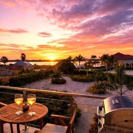 Diamante Azurea Luxury Gold Coast Resort Condo Near Palm Beach with Pool and Gym