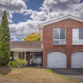 Spacious 4BR Family Home - BBQ Fast WiFi 6min to Launceston CBD โรงแรมในRiverside