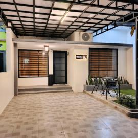 Ziotel Home Kedawung، فندق في Plered